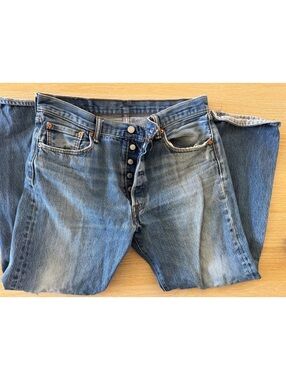 Levi's 501 Original Fit Jeans W Size 35x32 (Measured 32) Light Wash Button Fly